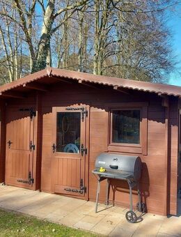 Luxus Stadtvilla mit hohen Decken im Wohnzimmer, Kamin, Erdwärmepumpe und großer Garage ! - Paderborn