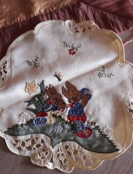 Osterdeckchen klein gelb Durchmesser 29 cm € 4,- - Euskirchen