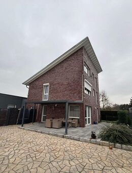 Familienhaus mit separatem Anbau für gewerbliche Nutzung - Hamminkeln