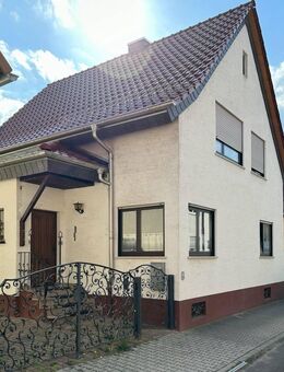 Freistehendes 2-Familienhaus mit Garage - Lampertheim