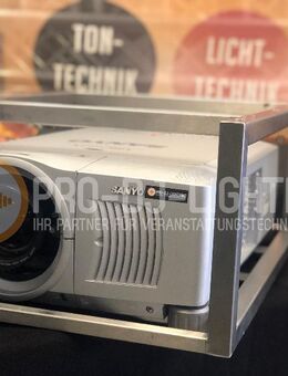 SANYO PLC-XF35 LCD-Projektor | 6.500 ANSI-Lumen zur Miete - Wismar