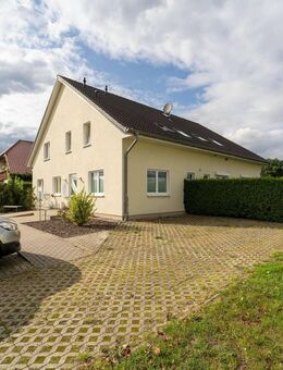 Zwei-Parteienhaus: Vielseitige, große Immobilie um Ihren freien Ideen gerecht zu werden. - Burow