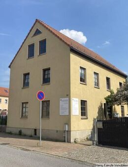 Kleines Mehrfamilienhaus plus Baugrundstück in Weinböhla! - Weinböhla