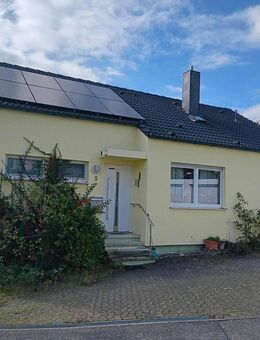 Charmantes Einfamilienhaus mit Einliegerwohnung und Doppelgarage in ruhiger Lage - Memmelsdorf