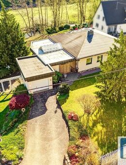 Äußerst gepflegter Wohnbungalow in Naturlage mit großzügigem Gartengrundstück - Roth (Landkreis Altenkirchen (Westerwald))