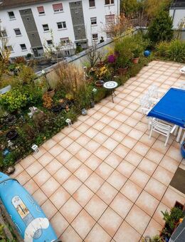 Helle 3-Zimmer-Dachgalerie-Maisonette mit großem Dachgarten in Top-Lage von Frankfurt-Praunheim - Frankfurt (Main)