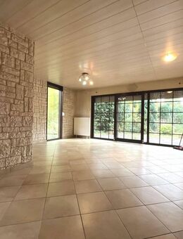 Gemütliches Einfamilienhaus ca 110 m² Wohnfläche und großem 800 m² Garten - Beverungen