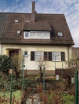 Freie Doppelhaushälfte mit großem Garten in zentraler Lage - Gerlingen