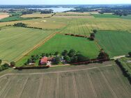 Charmanter Resthof mit Scheunen auf großzügigem Grundstück in ruhiger Alleinlage in Steinfeld - Steinfeld (Schleswig-Holstein)