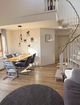 Hier stimmt alles! Moderne Maisonettewhg. charmanter Süd-Loggia und 2 Tageslichtbädern u. Parken - Pleidelsheim