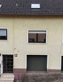 Großes Wohnhaus mit Einliegerwohnung und Garten in Altenkessel - Saarbrücken