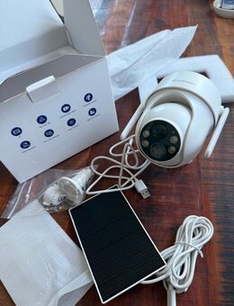 Überwachungskamera außen mit Solarpaneel - Gessertshausen