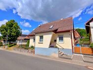 Gepflegtes Einfamilienhaus mit Scheune und großem Gartengrundstück in Bürden - Hildburghausen