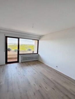 Renovierte 2 ZKB DG-Wohnung mit Balkon - WBS erforderlich! - Kein Jobcenter! - Trier