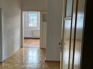 3-Zimmer sonnige Altbaudachgeschosswohnung in Heiningen mit einzigartigem Charme - Heiningen (Baden-Württemberg)