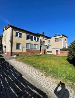 Stadtnahes 4-Familienwohnhaus mit Garagen und sehr viel Potenzial in Neumühle - Amberg