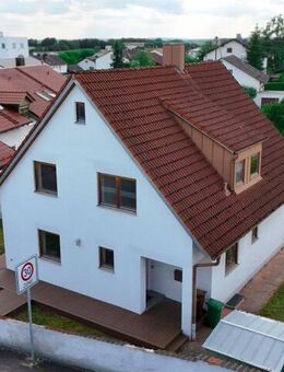 Gepflegtes Einfamilienhaus mit Garten und Option auf Einliegerwohnung freut sich in guter Lage auf Sie in Wettstetten-Nähe Ingolstadt - Wettstetten