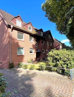 Volksdorf: Dachgeschosswohnung mit Balkon - ruhig u. zentral zum Ortskern! - Hamburg