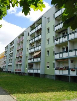 Vollmöblierte 3-Raum-Wohnung mit Balkon - Calbe (Saale)