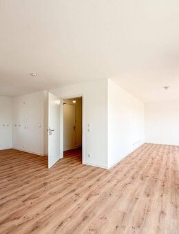 Sonnige Aussichten und helle Räume: Offenes und großzügiges Leben mit umfassendem Lichteinfall! - Nürnberg