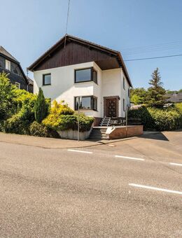 MANNELLA *Zweifamilienhaus mit herrlicher Aussicht bis zum Hachenburger Schloss* in Wahlrod - Wahlrod