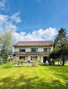 ***Charmantes Familienhaus mit Anliegerwohnung - Frei stehendes Zweifamilienhaus mit Herz*** - Hof