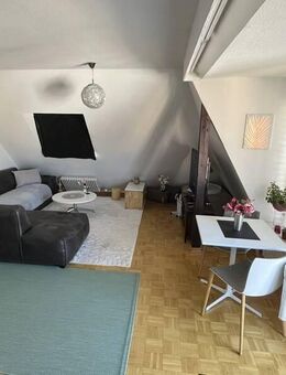 Tolle 2,5-Zimmerwohnung über den Dächern Stuttgarts - geeignet auch als Kapitalanlage! - Stuttgart