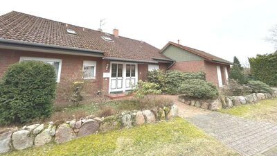 Attraktives Zweifamilienhaus mit Doppelgarage