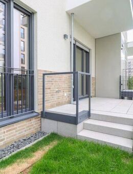 Großzügige Erdgeschosswohnung mit Terrasse - stilvoll wohnen und entspannen in bester Lage - Frankfurt (Main)