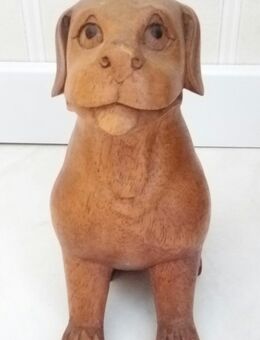 schöner kleiner Holz Hund - Essen