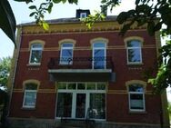 Eigennutzug oder Kapitalanlage - Interessantes Mehrgenerationenhaus in Zeulenroda mit Garten, Garagen und Carport zu verkaufen - Zeulenroda-Triebes