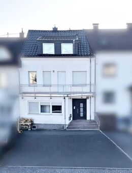 Großzügiges Zweifamilienhaus in zentraler Lage von Ensdorf - Ensdorf (Saarland)