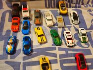 68x HotWheels Autos + box - Elzach Zentrum