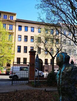 Gepflegtes Mehrfamilienhaus mit viel Potenzial in ruhiger Lage von Berlin-Mitte-Gesundbrunnen - Berlin
