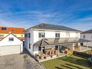 Neuwertige Doppelhaushälfte mit KfW-70-Effizienz, A+, Wärmepumpe, Photovoltaik und top Ausstattung! - Rohrbach (Bayern)