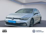 VW Golf, 1.0 TSI VIII Active SIDE LANE, Jahr 2021 - Braunschweig