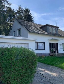 SANKT AUGUSTIN NIEDERBERG, freist, EFH / ZFH mit ca. 220 m² WNfl. 7 Zi. ca. 1.900 m² GrSt. + Keller - Sankt Augustin