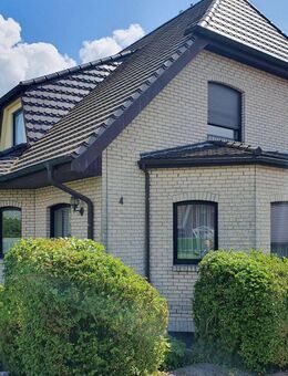 Familienfreundliches Einfamilienhaus in ruhiger Lage von Neuendorf - mit Garage und Dachterrasse - Wulkenzin