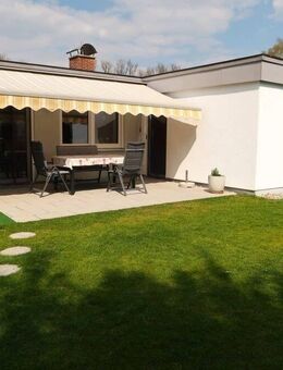 Leben und Wohnen wo andere Urlaub machen! Winkelbungalow in traumhaft schöner Lage! - Senden (Bayern)