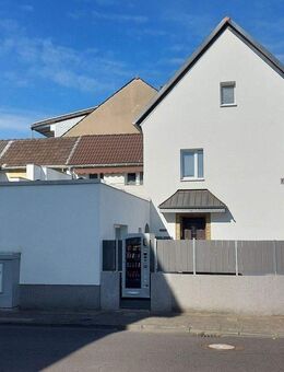 Modernisiertes Zweifamilienhaus - Dormagen