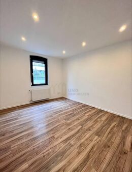 +++ Mitten im Zentrum - schönes WG-Zimmer innerhalb modernisierter Wohnung +++ - Stuttgart