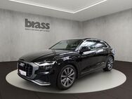 Audi Q8, TFSI e 55 e quattro, Jahr 2021 - Dietzenbach