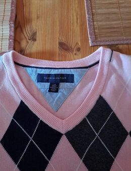 Pullover und Hemd - Duisburg