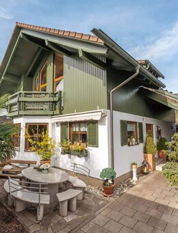Zweifamilienhaus mit Wintergarten, Balkon & Außen-Spa in Allach - München