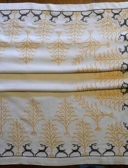 Vintage Weihnachts/ Wintertischdecke – alte Handarbeit mit liebevoll handgestickten Motiven - Niederfischbach