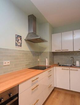 Möblierte 2-Zimmer Wohnung mit Balkon in ruhiger Lage in Deutz - Köln