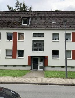 gemütliche Dachgeschosswohnung mit modernem Wannenbad - Gelsenkirchen