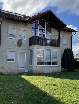 Wohnhaus mit Einliegerwohnung, Garage und Carport in Altenstadt/WN zu verkaufen! - Altenstadt (Waldnaab)