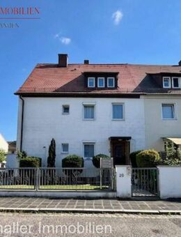 Gepflegtes Dreifamilienhaus mit Garten, Terrassen und Doppelgarage in begehrter Lage - Nürnberg