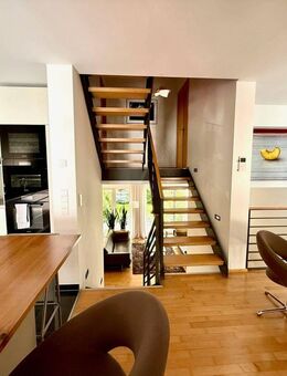 Design trifft Licht! Einzigartiges Stadthaus (im Sondereigentum) mit exklusiver Ausstattung, bis zu 5 Zimmer möglich, 2 Garagenplätze, Garten.... - Erfurt